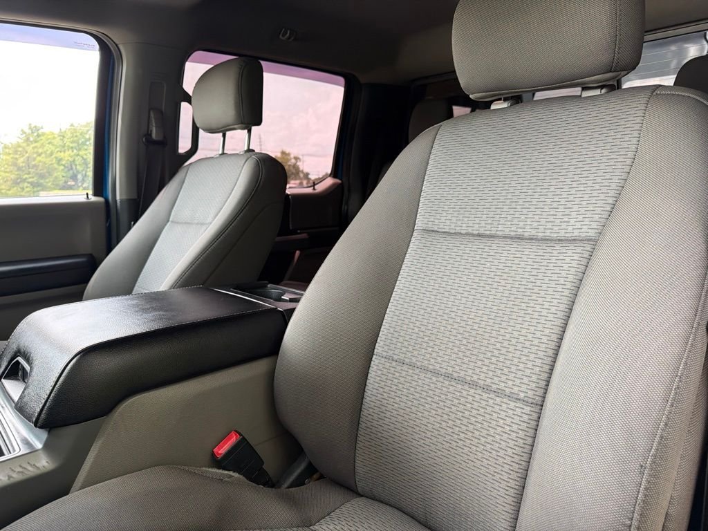 Used 2020 Blue Metallic Ford XLT image 4