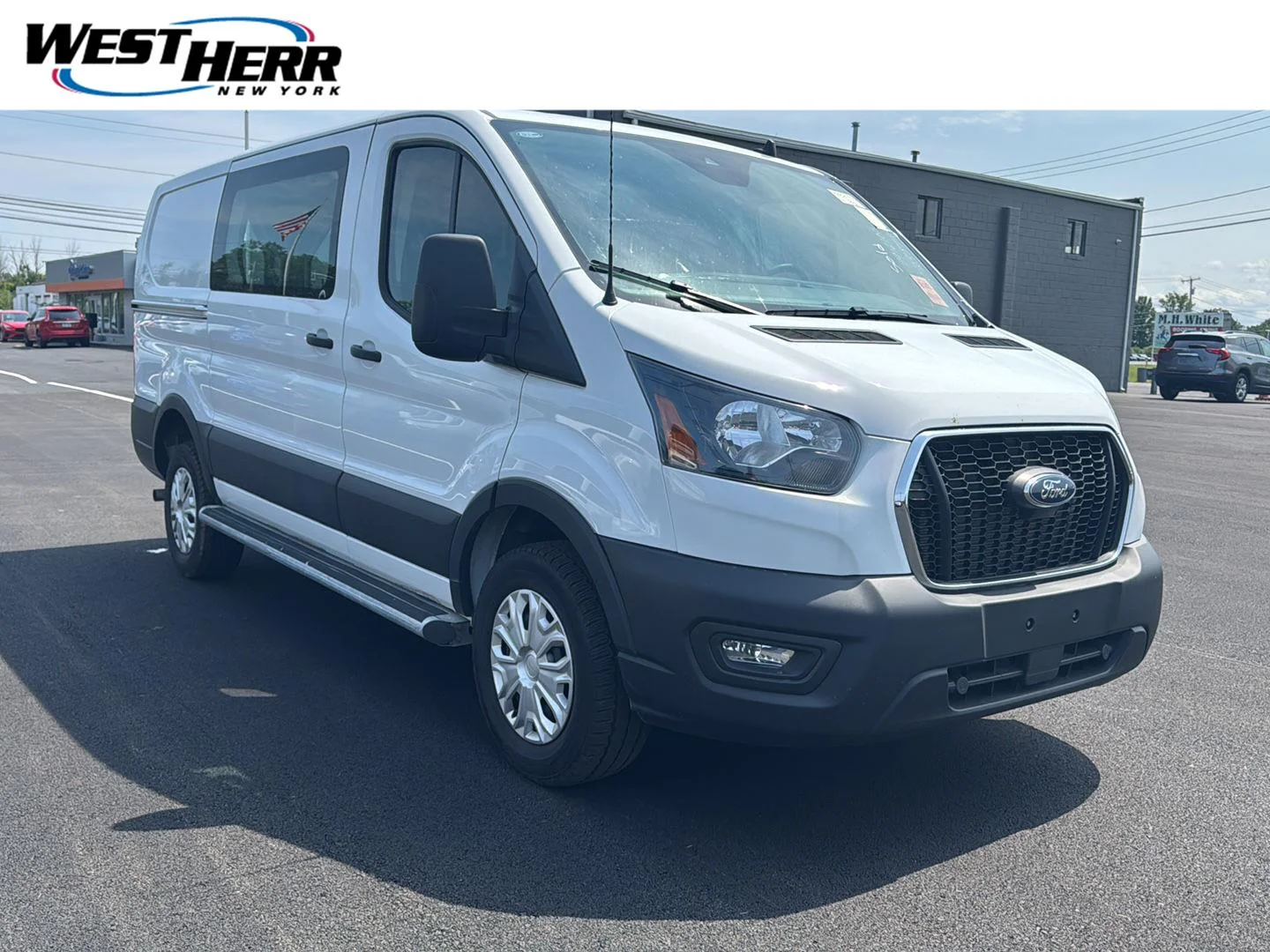 Used 2025 Oxford White Ford 250 image 1