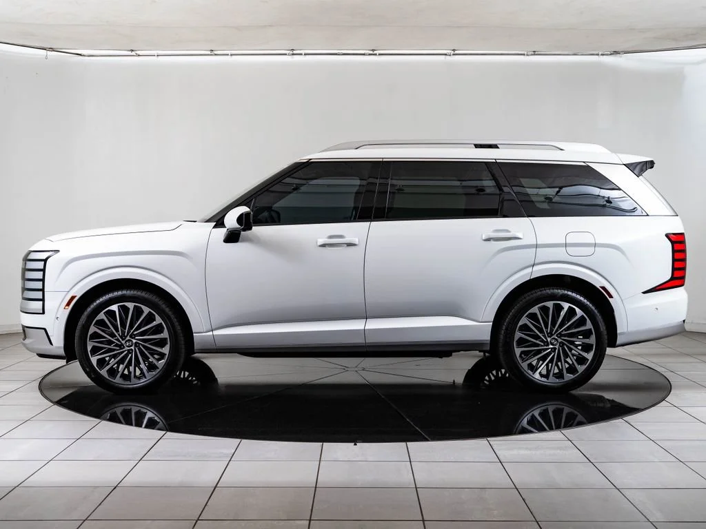 Used 2026 Creamy White Pearl Hyundai Calligraphy image 5