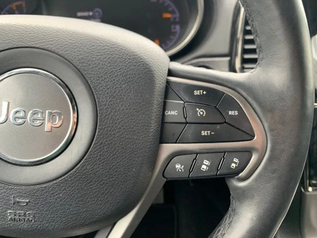 Used 2019 Silver Jeep Overland image 21