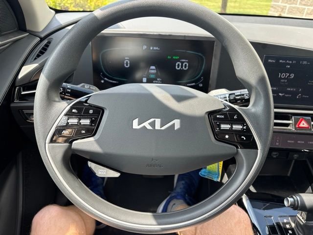 Used 2024 Red Kia LX image 16