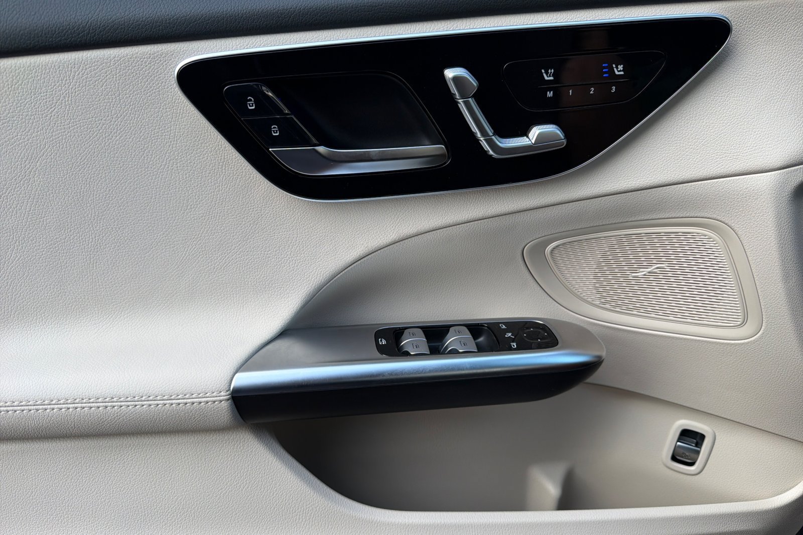 New 2026 Twilight Blue Metallic Mercedes-Benz C 300 image 22