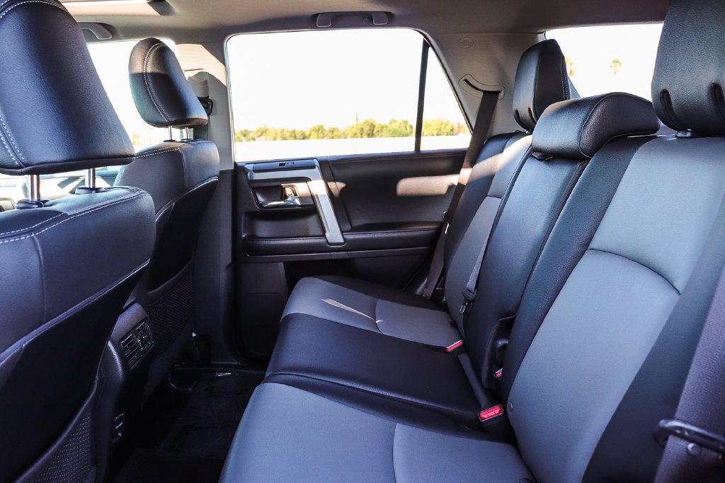 Used 2019 Nautical Blue Metallic Toyota SR5 Premium image 22