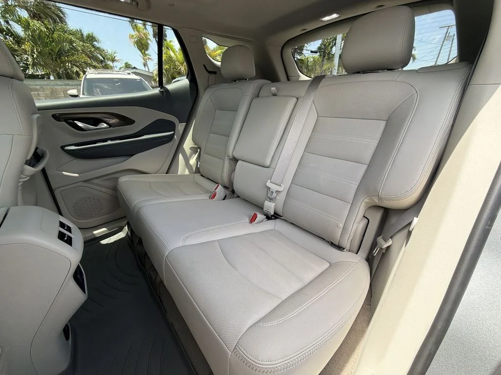 Used 2023 Silver GMC Denali image 32