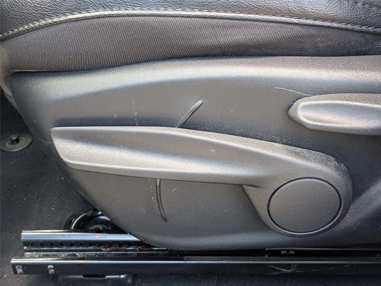 Used 2021  Jeep Latitude image 20
