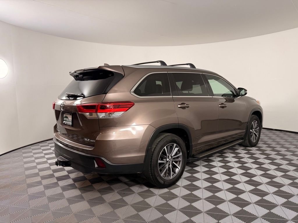 Used 2018 Walnut Toyota XLE image 9