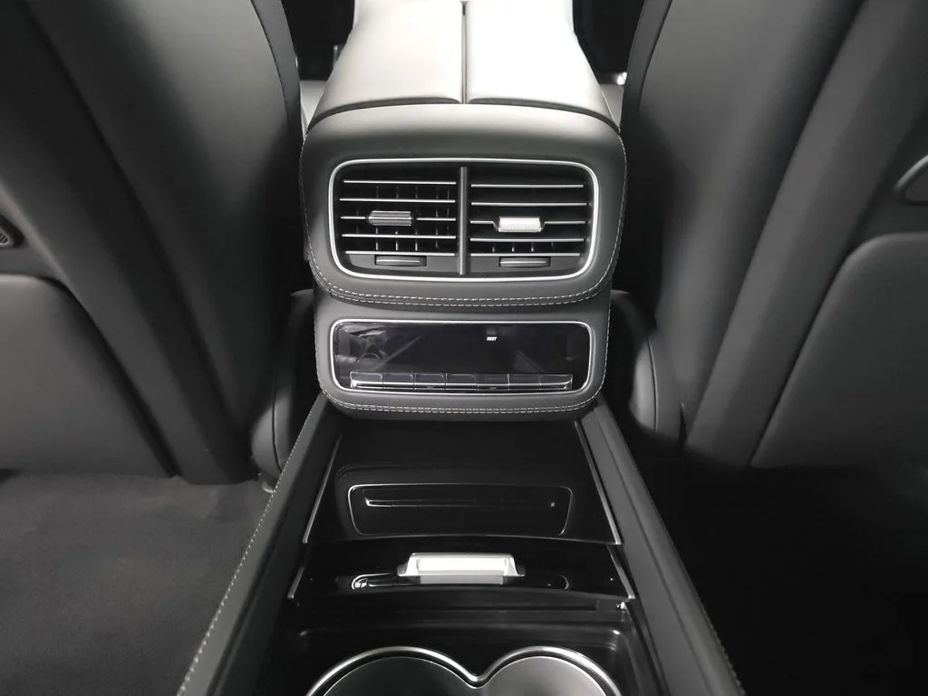 Used 2025 Black Mercedes-Benz Maybach GLS 600 image 31