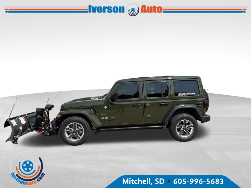 Used 2022 Green Jeep Unlimited Sahara image 1