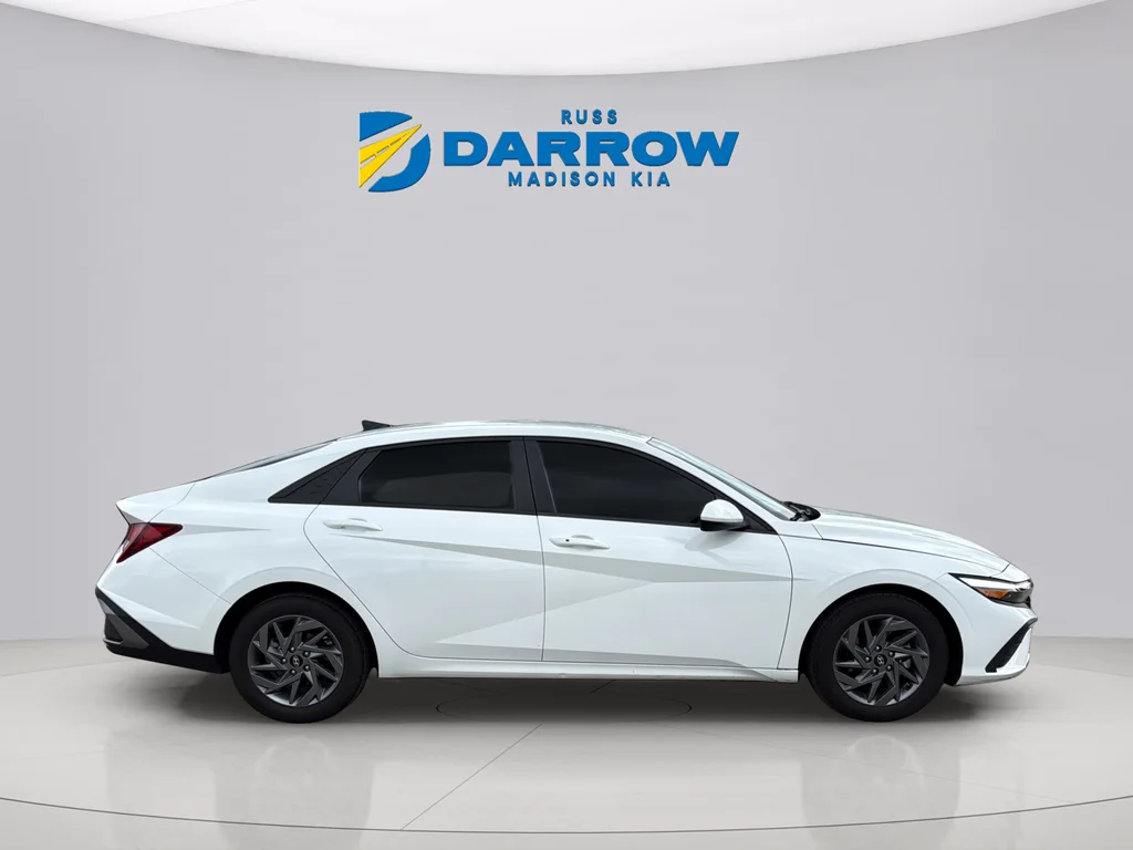 Used 2024 Serenity White Hyundai SEL image 6