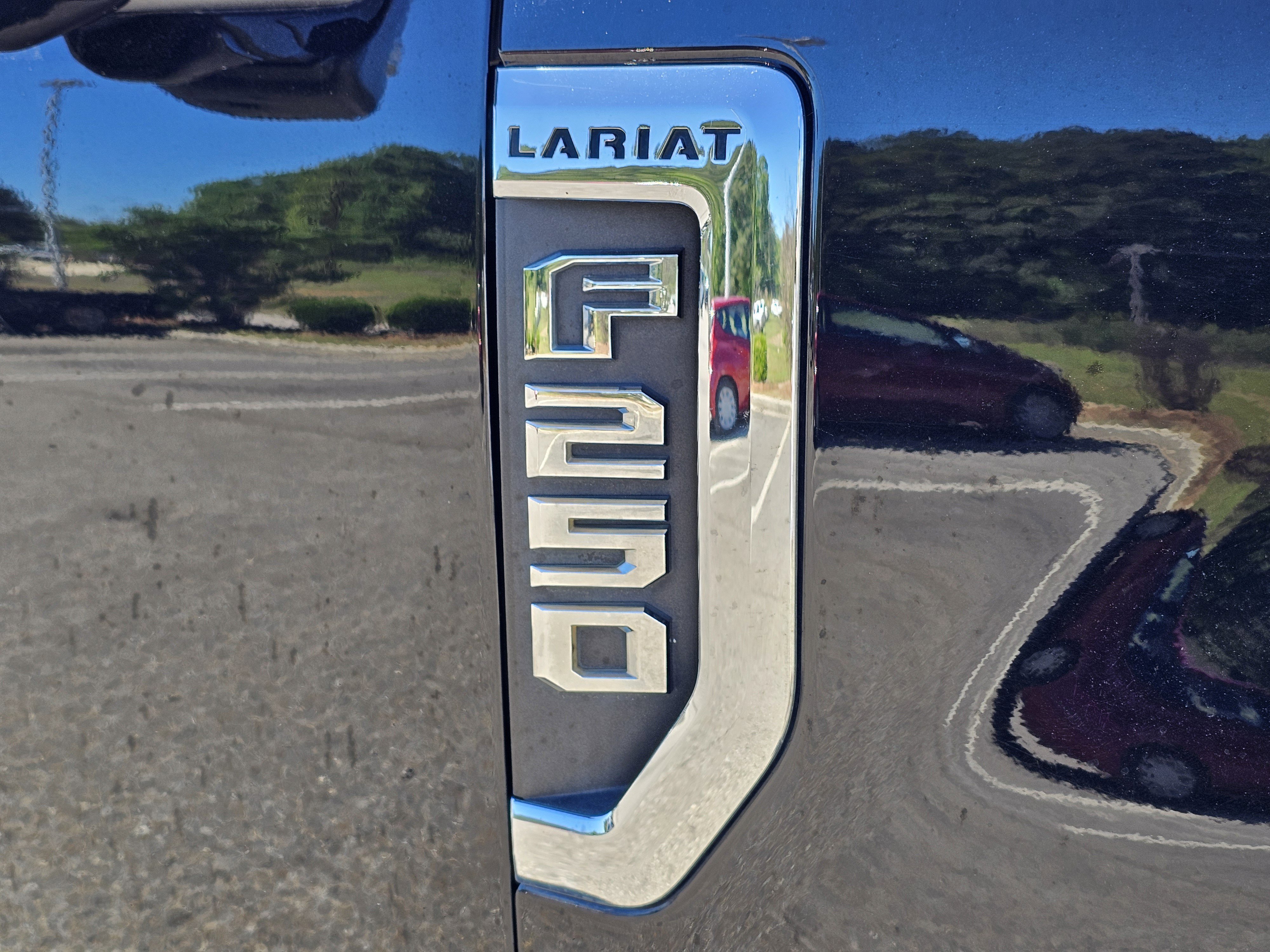Used 2018 Shadow Black Ford LARIAT image 7