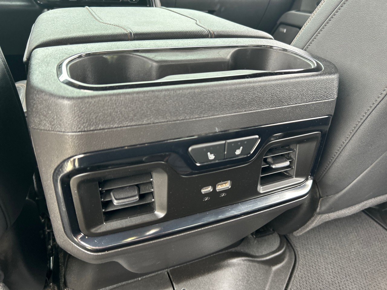 Used 2025 Summit White GMC AT4 image 23
