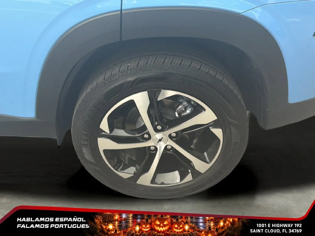 Used 2024 Fountain Blue Chevrolet 1RS image 11