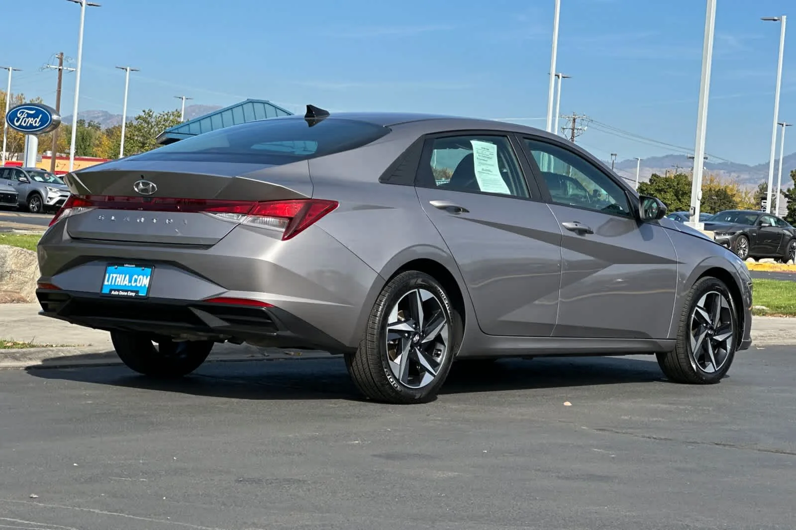 Certified Used 2023 Fluid Metallic Hyundai SEL image 2