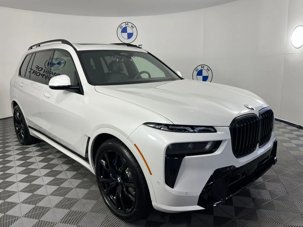 Used 2027 White Metallic BMW xDrive40i image 1