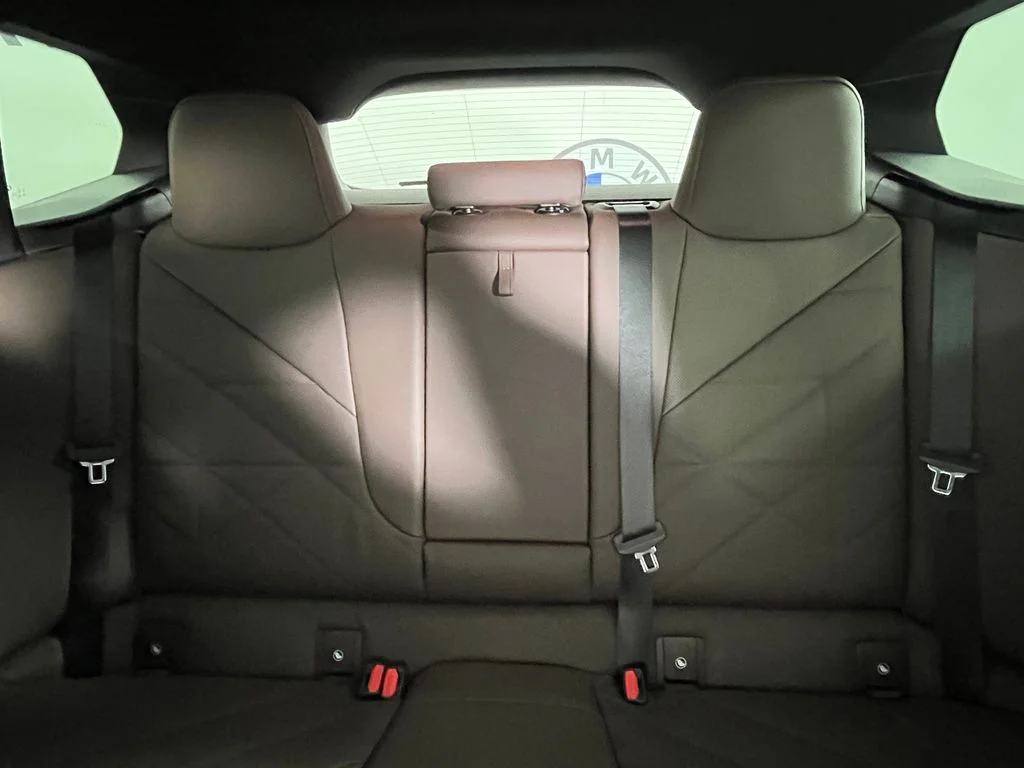 Used 2024 Gray Metallic BMW xDrive50 image 19