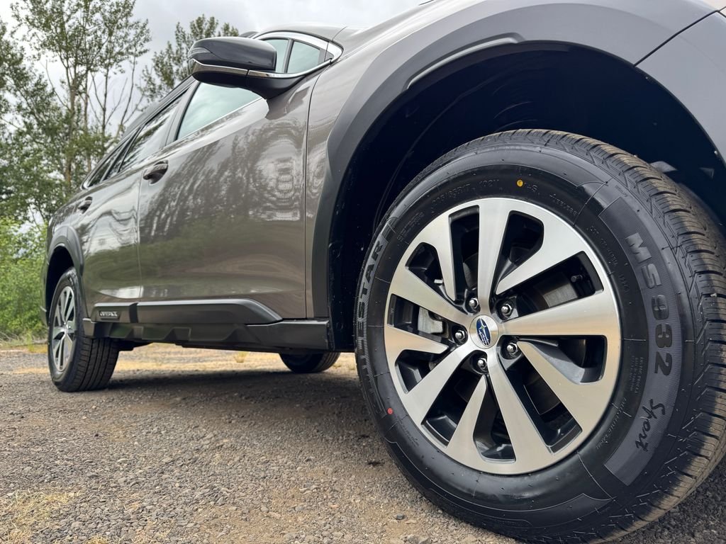 Used 2024 Brilliant Bronze Metallic Subaru Premium image 43