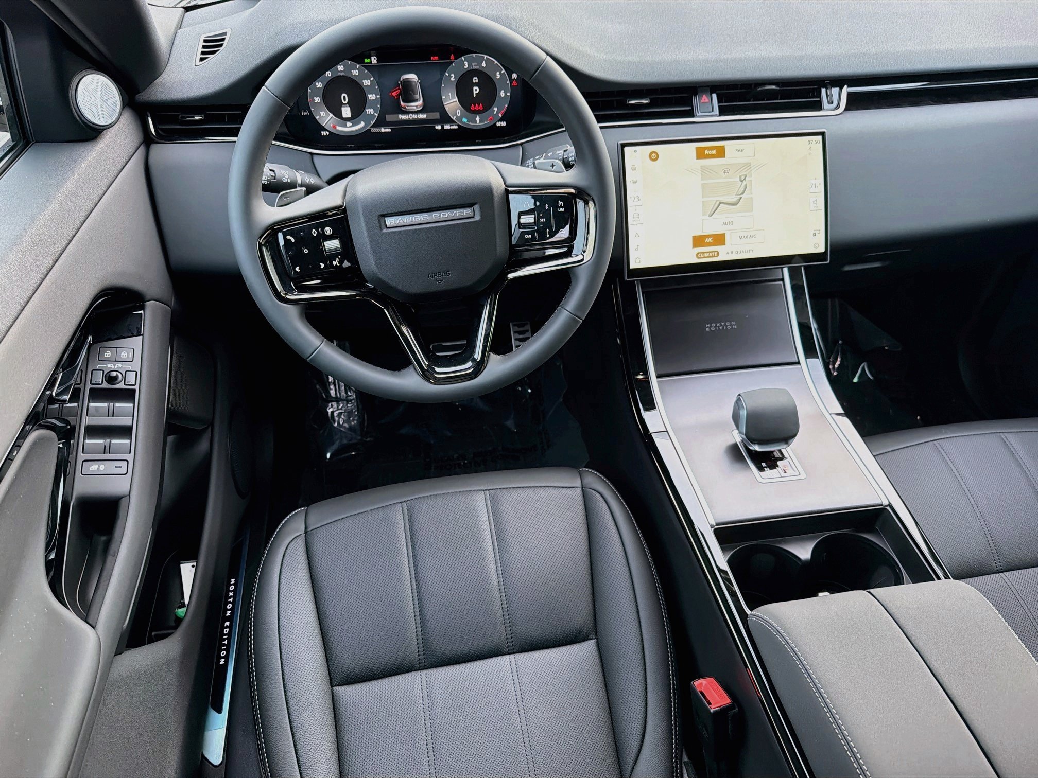New 2026 Santorini Black LAND ROVER  image 16
