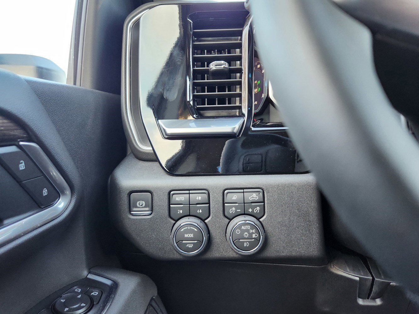 2026 Chevrolet Silverado 3500 HD LT - Photo 11