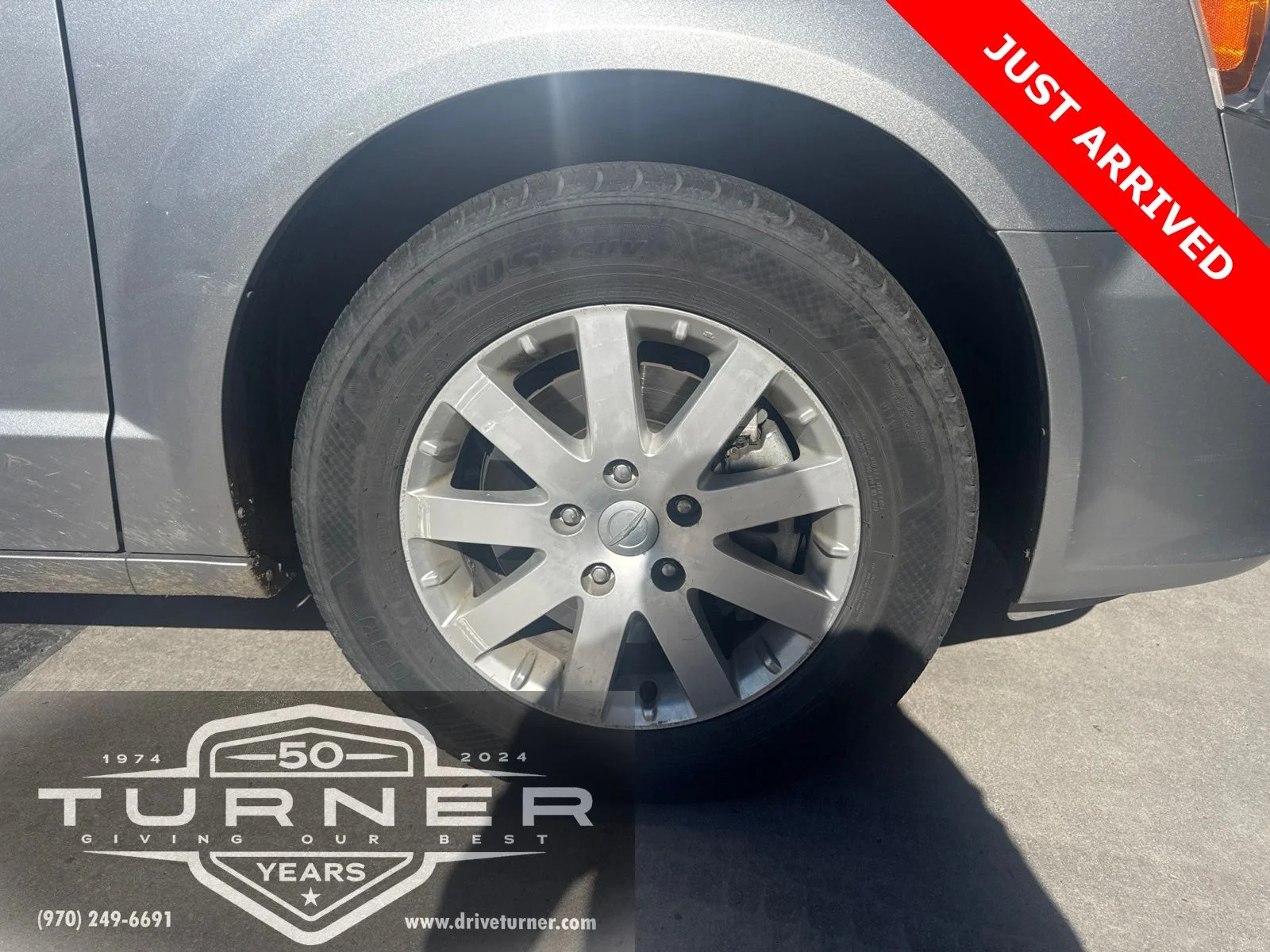 Used 2016 Silver Chrysler Touring image 2