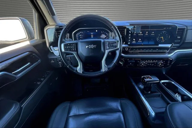 Used 2022 Black Chevrolet RST image 9