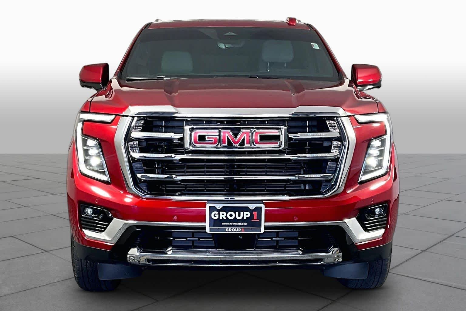 Used 2026 Volcanic Red Tintcoat GMC Elevation image 8