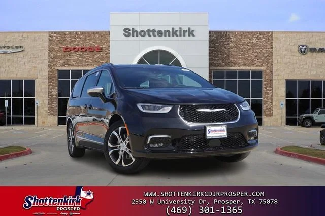 2026 Chrysler Pacifica Pinnacle's photo