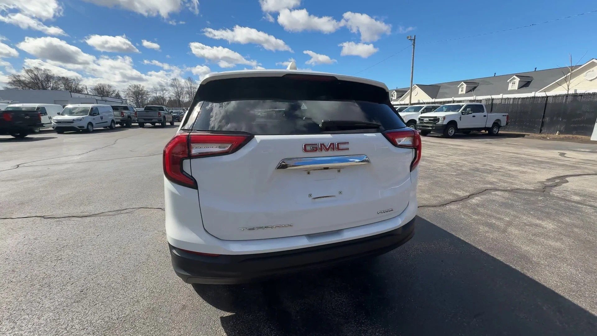 Used 2023 Summit White GMC SLE image 7