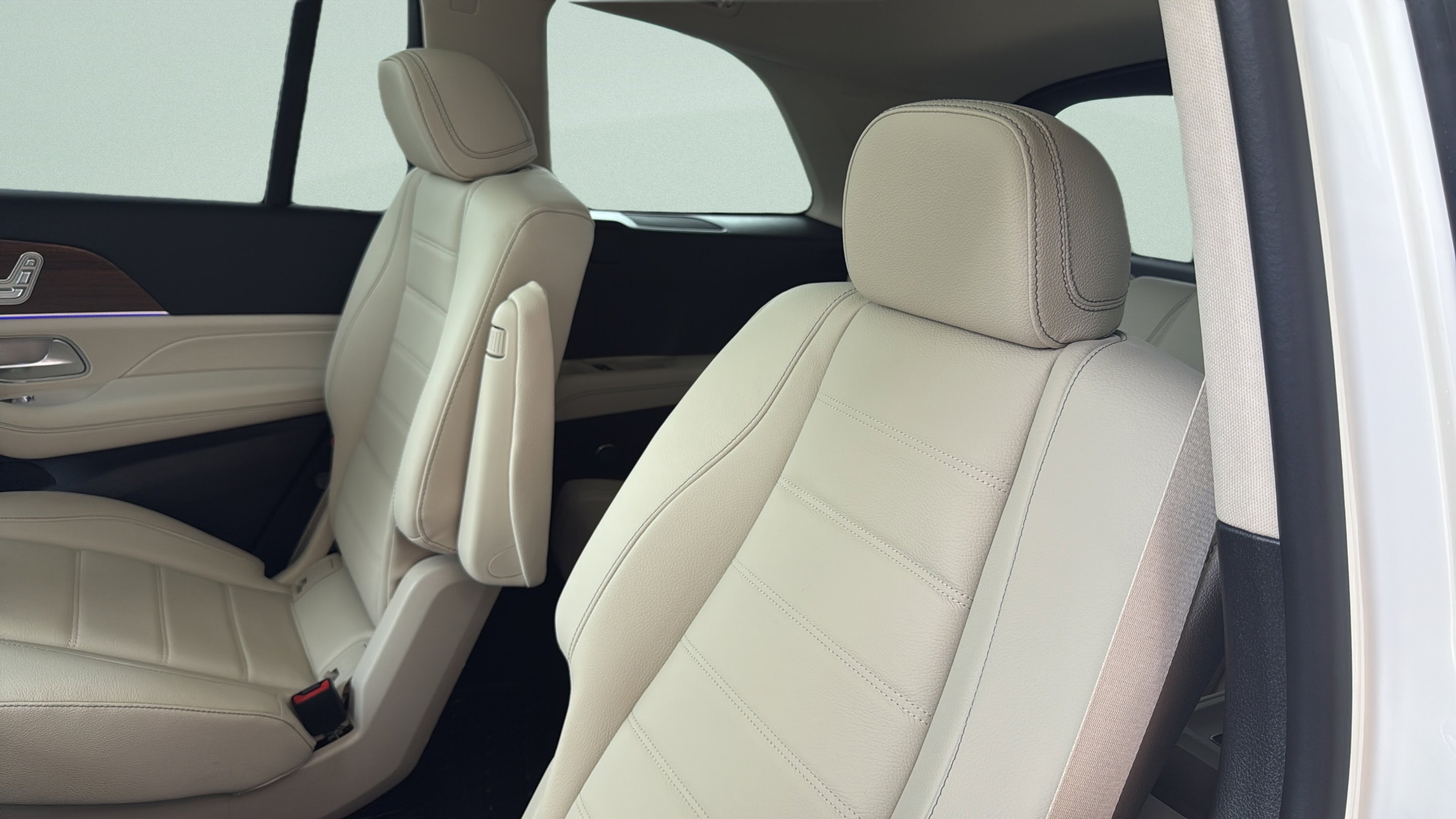 Certified Used 2026 Polar White Mercedes-Benz GLS 450 image 23