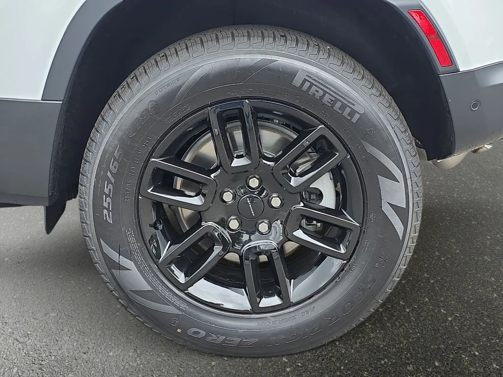New 2026 Fuji White LAND ROVER S image 34