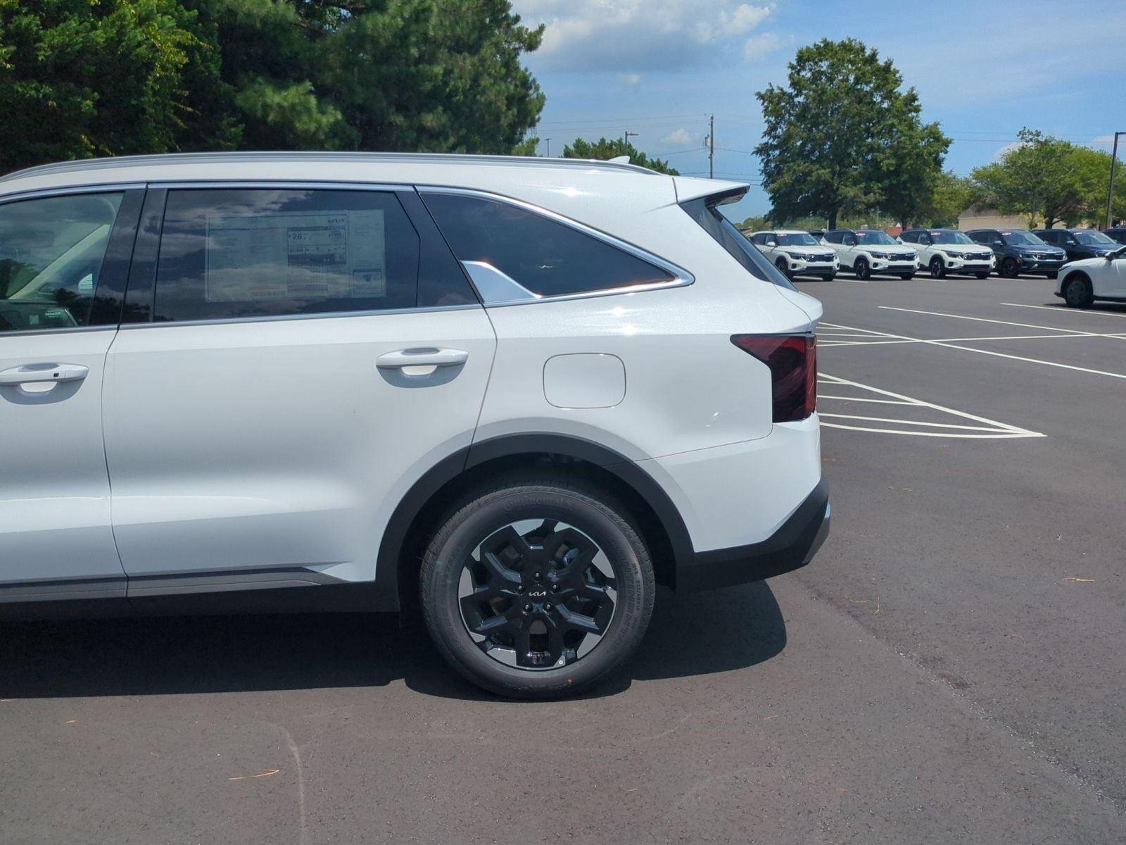 New 2026 Glacial White Kia S image 11