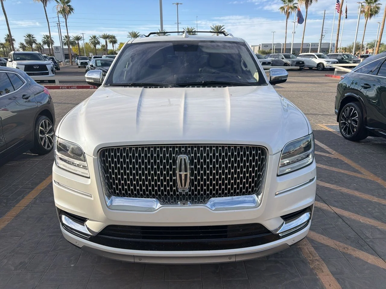 Used 2019 White Platinum Clearcoat Metallic Lincoln Black Label image 2