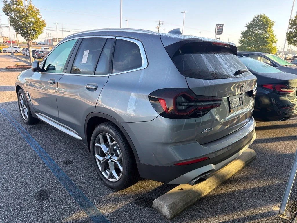 Used 2023 Gray BMW sDrive30i image 4