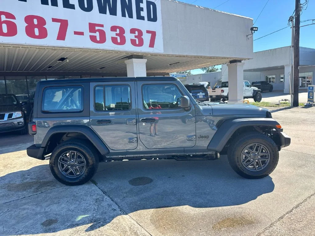 Used 2026 Gray Jeep Sport image 17