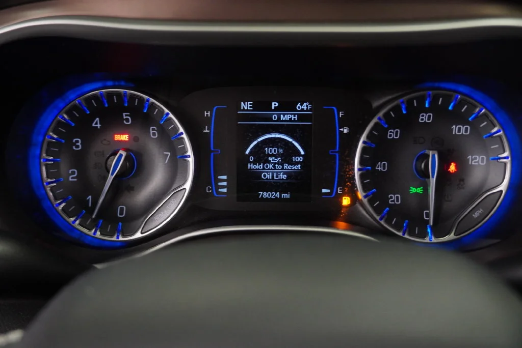 Used 2023 White Chrysler LX image 25