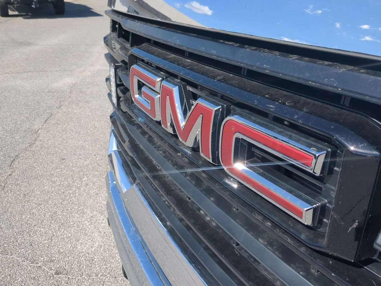 New 2026 Summit White GMC Pro image 29