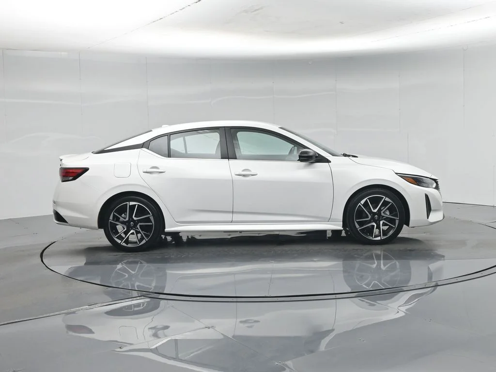 Used 2024 White Nissan SR image 26