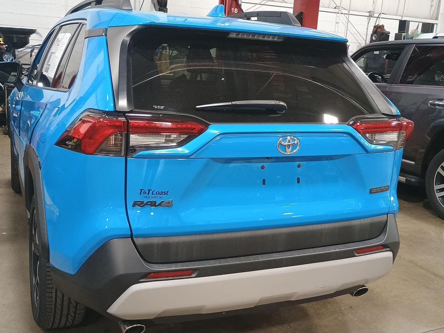Used 2019 Blue Flame Toyota Adventure image 3