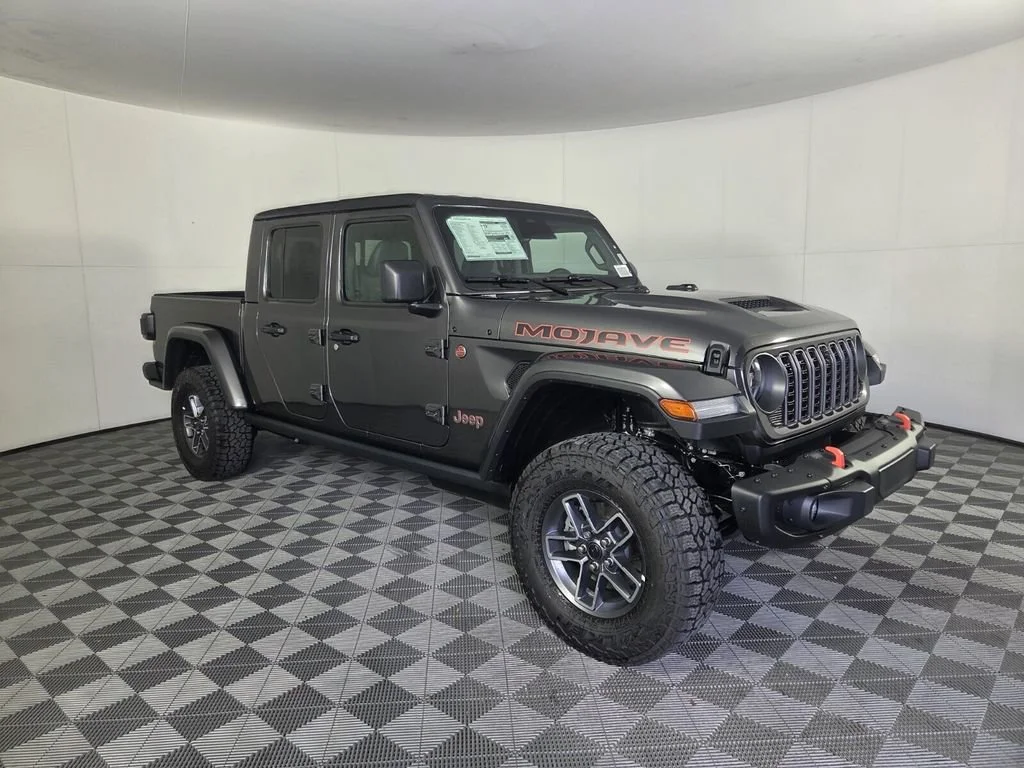 New 2026 Granite Crystal Metallic Clear-Coat Exterior Paint Jeep Mojave X image 2