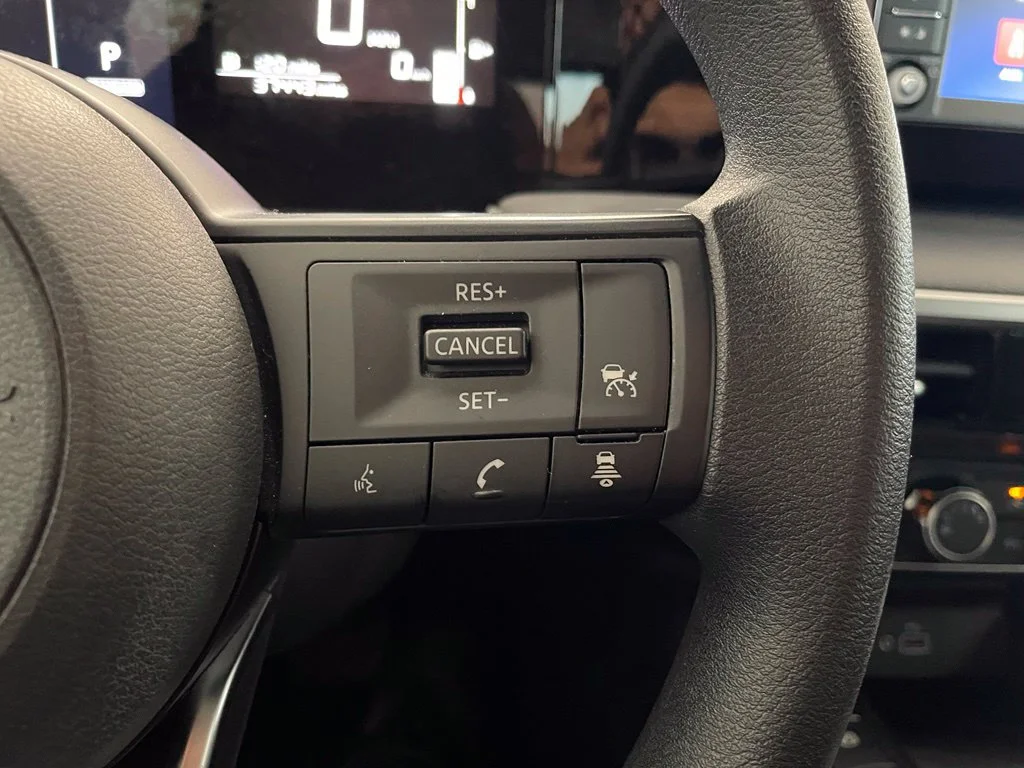 Used 2025 Brown Nissan S image 14
