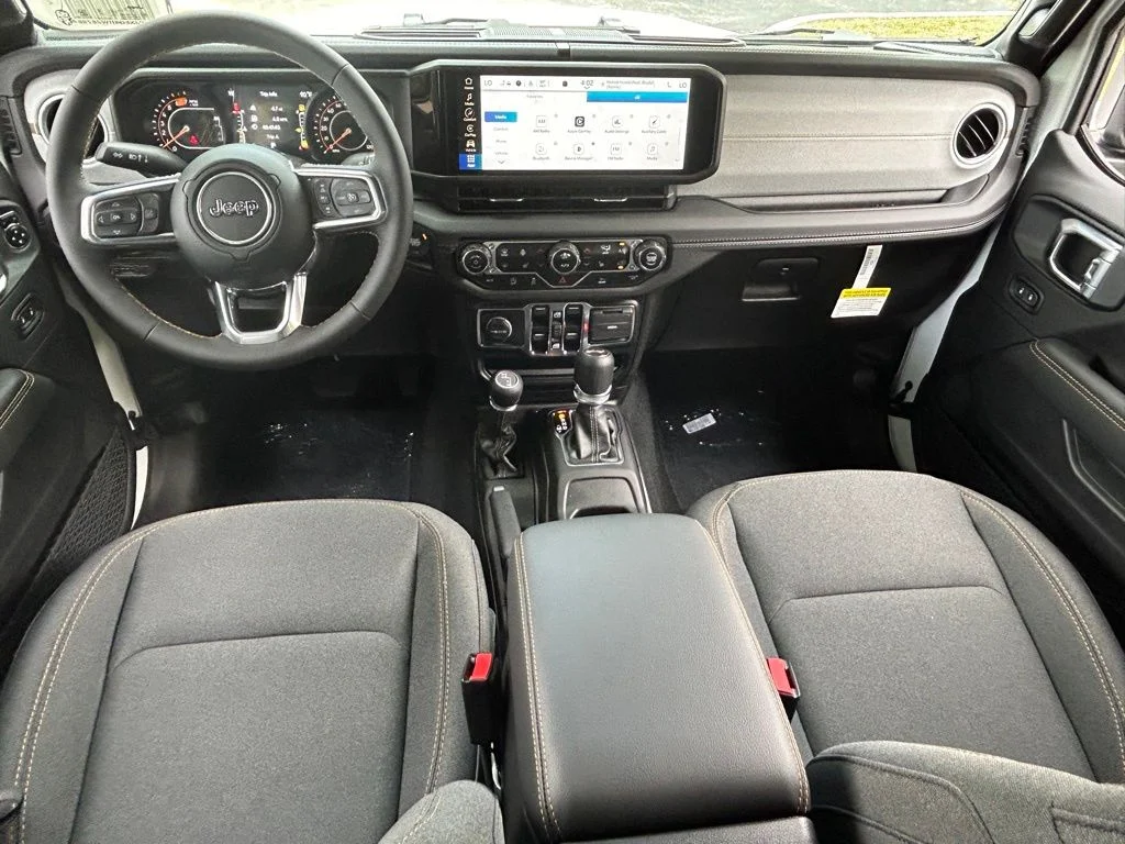 Used 2024 White Jeep Sahara image 31