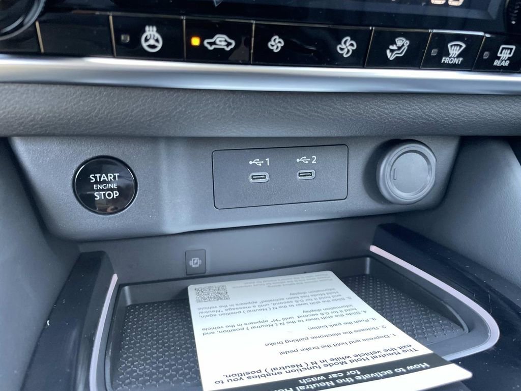 New 2026 Boulder Gray Pearl / Super Black Two-tone Nissan Platinum image 29