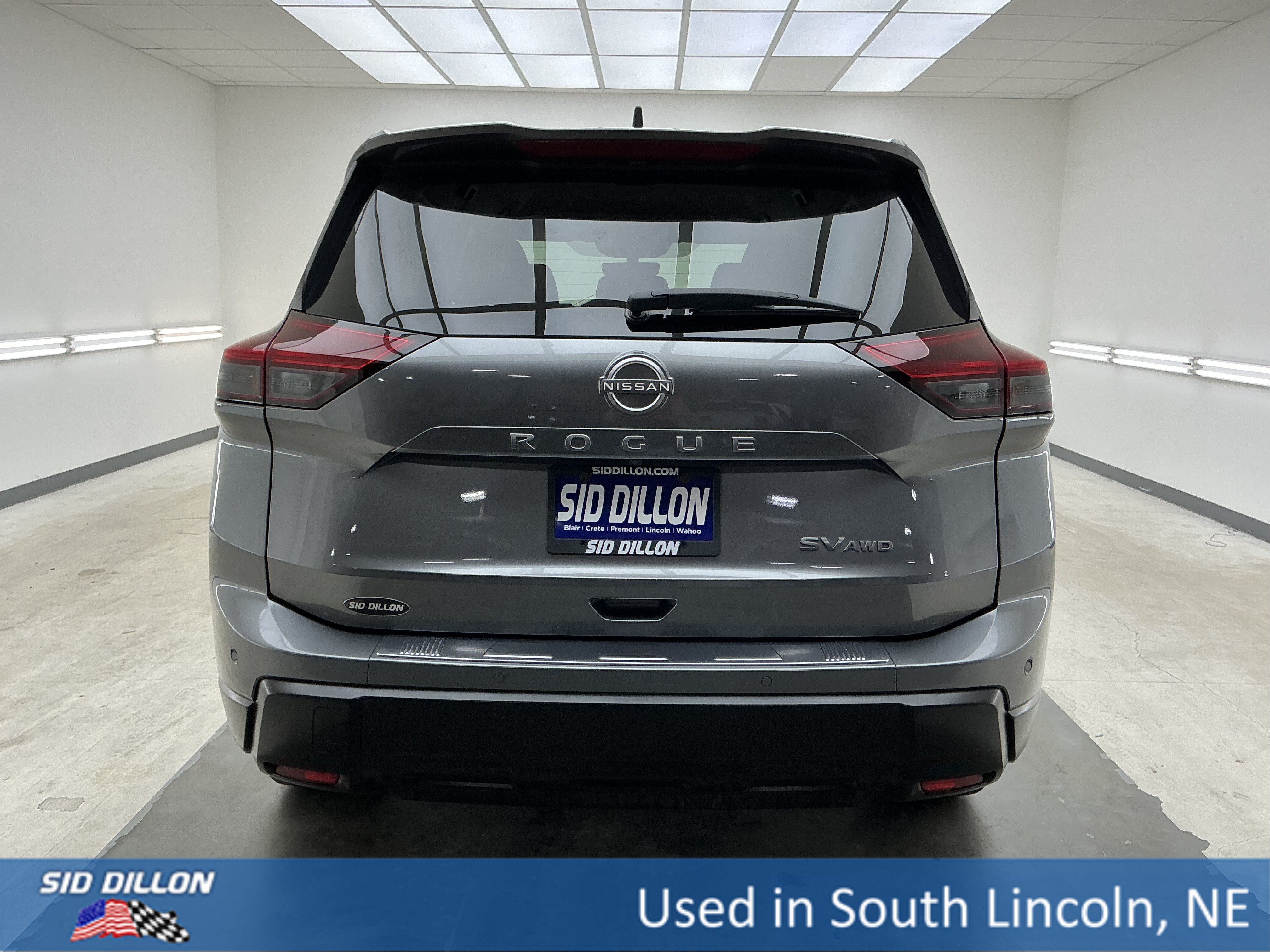Used 2024 Gun Metallic Nissan SV image 5