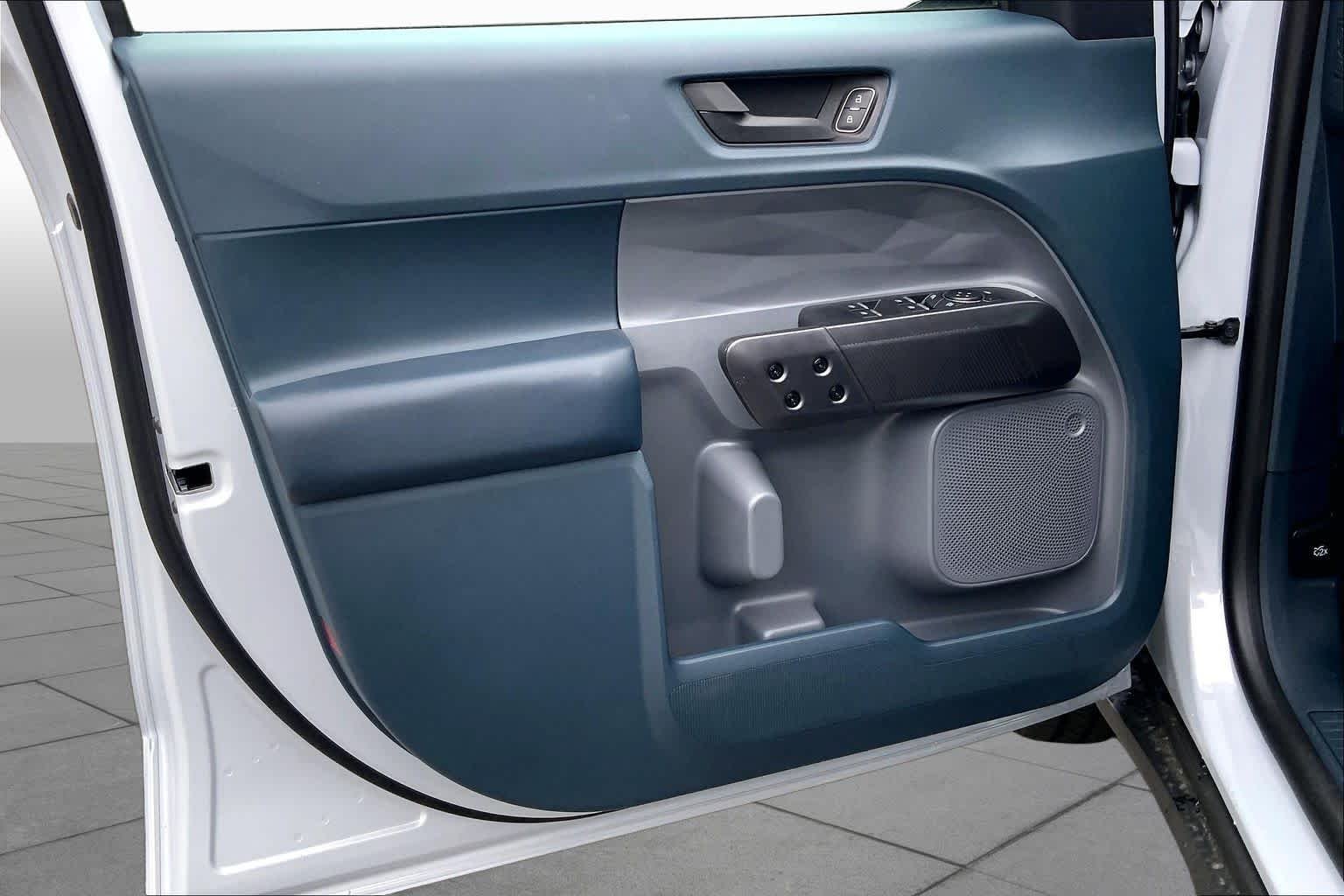 New 2026 Space White Metallic Ford XLT image 11