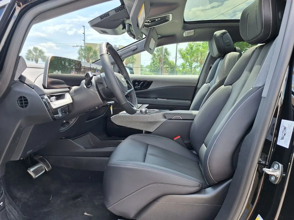 2026 Cadillac OPTIQ Luxury - Photo 11