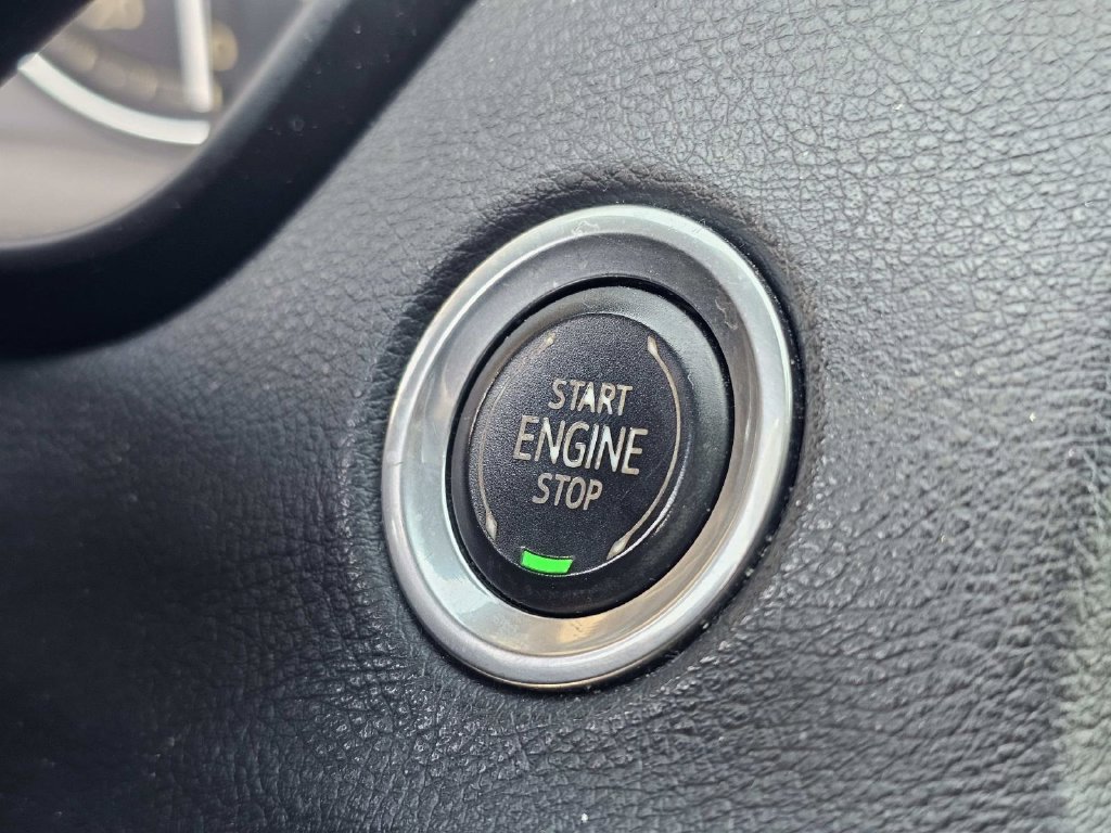 Used 2019 Silver Cadillac Sport image 28