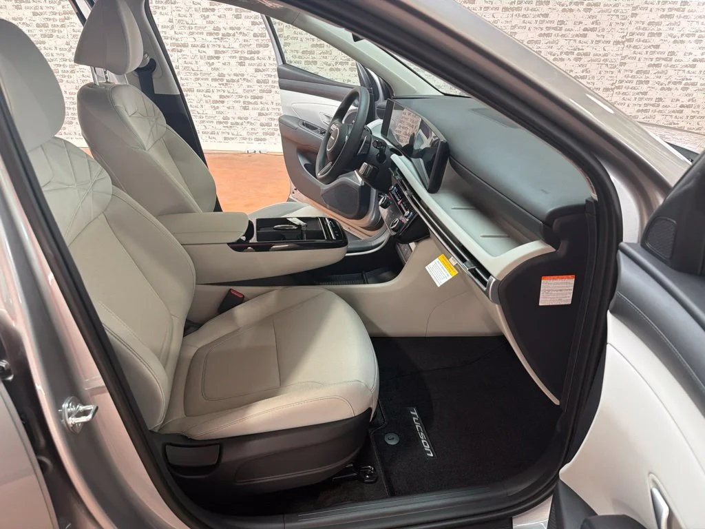 New 2026 Shimmering Silver Hyundai SEL image 10