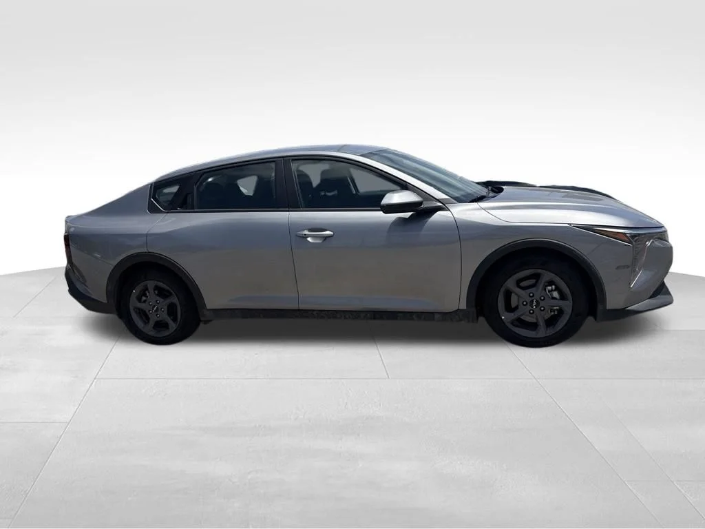 Used 2025 Gray Kia LXS image 15