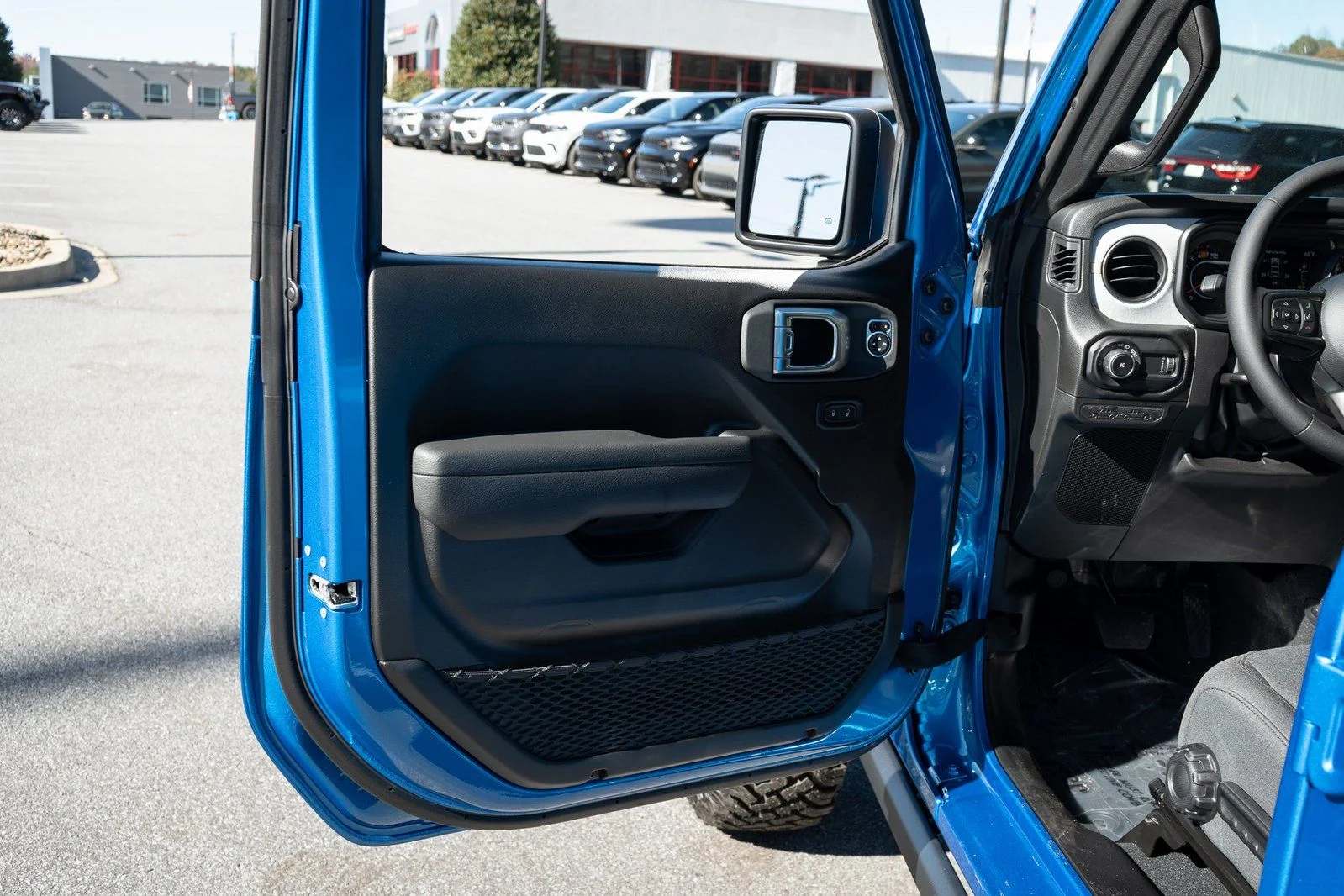 New 2026 Hydro Blue Pearl-Coat Exterior Paint Jeep Willys image 16