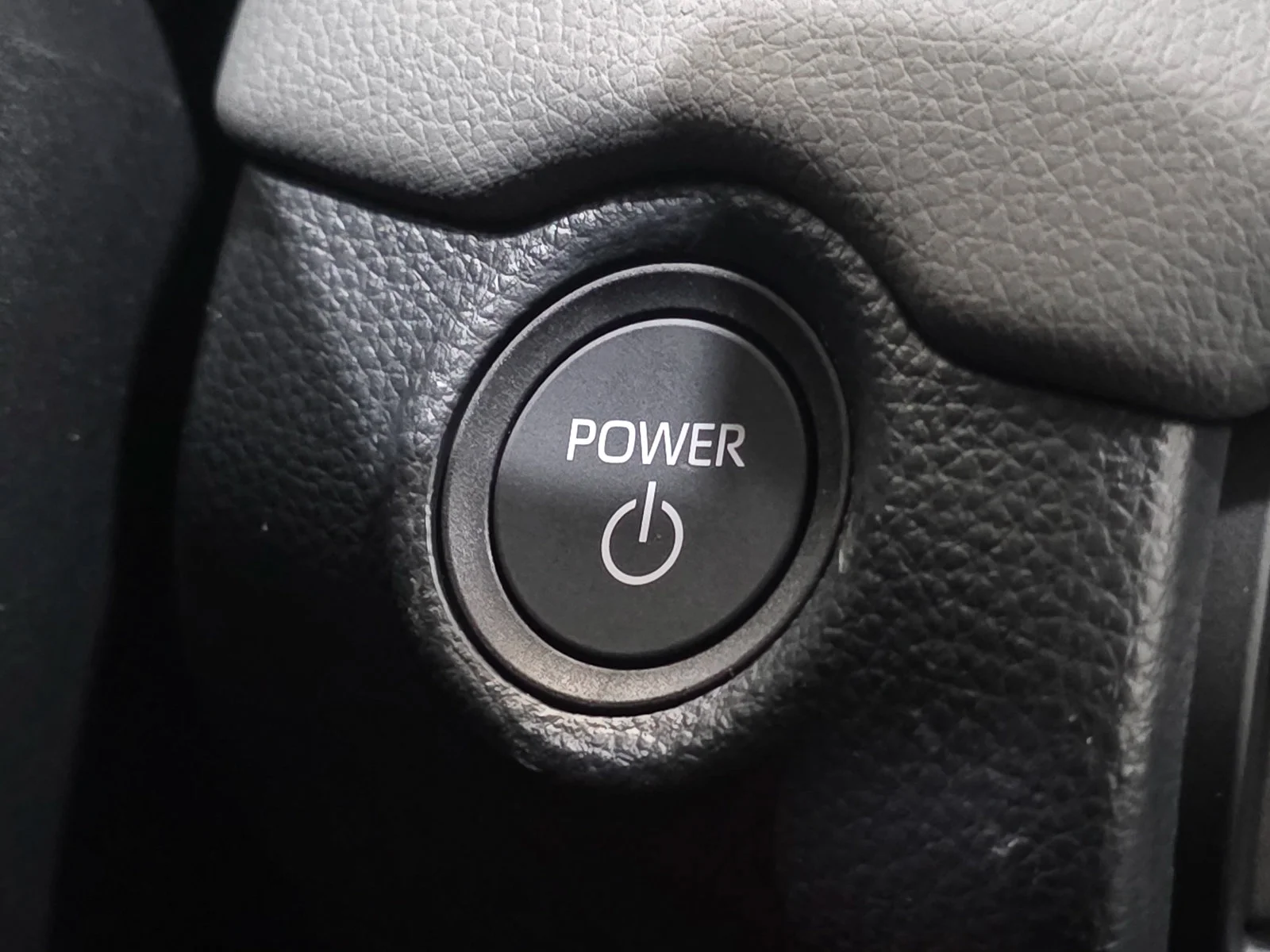 New 2026 Wind Chill Pearl <sup>1</sup> Toyota  XLE Premium image 37