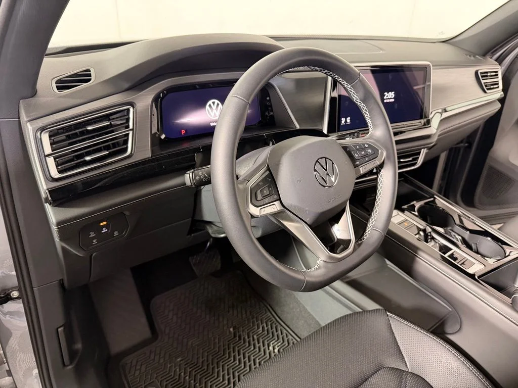New 2026 Silver Volkswagen 2.0T SE w/Technology image 8